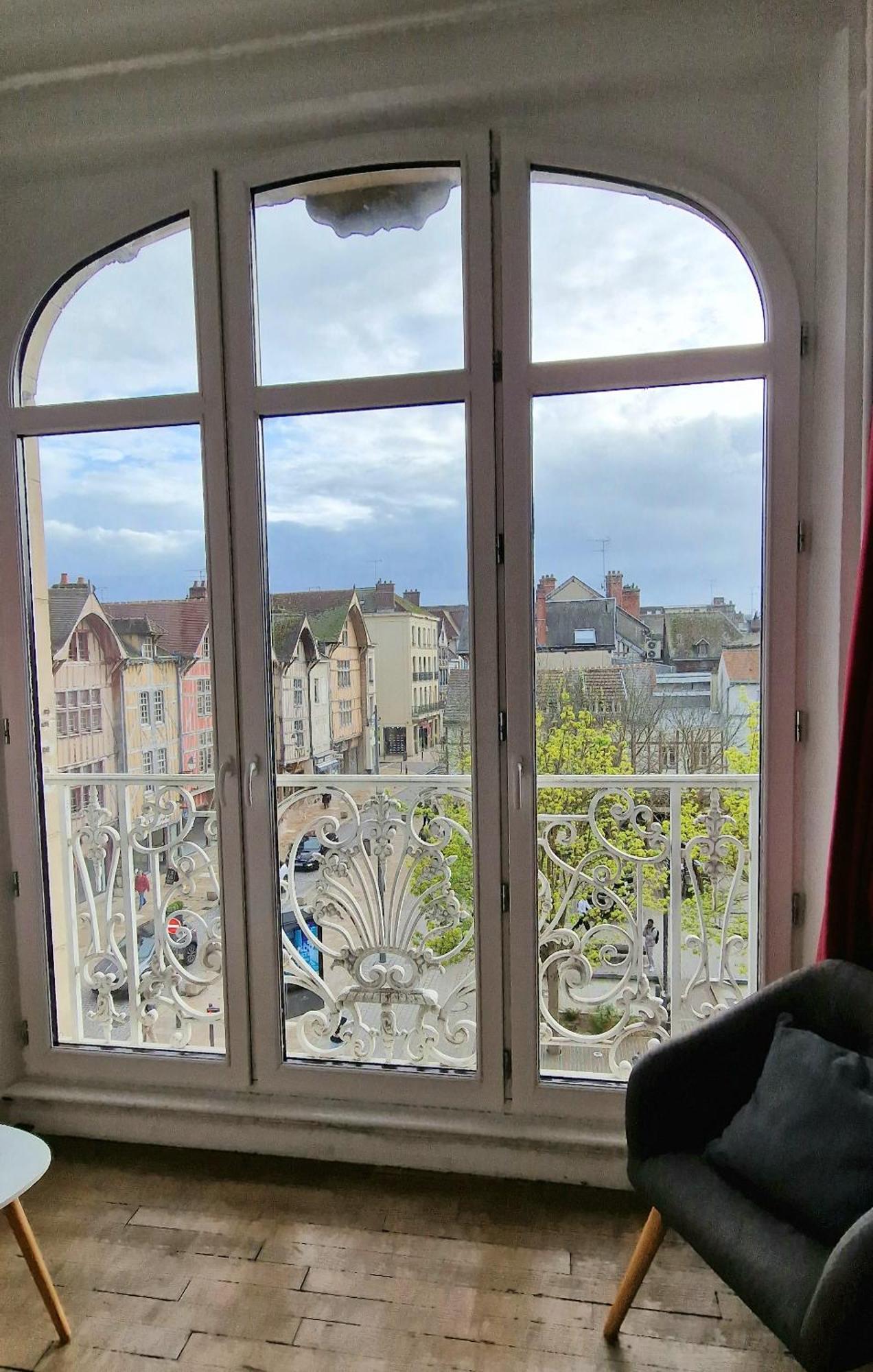 Au Coeur De Ville Troyes Exterior photo